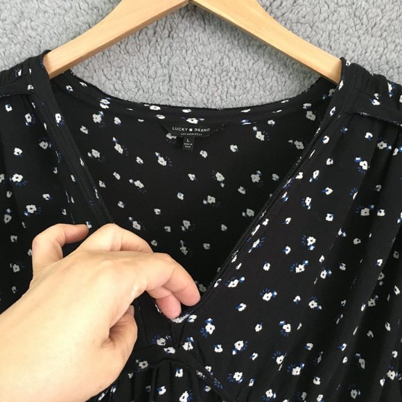 Lucky Brand Blouse Women L Black V Neck Floral Print 100% Viscose Light Weight - Picture 2 of 11